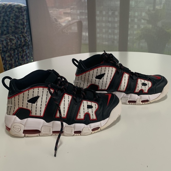 Nike Air More Uptempo Pinstripe AV7947-001

BLACK/WHITE-UNIVERSITY - Picture 4 of 6